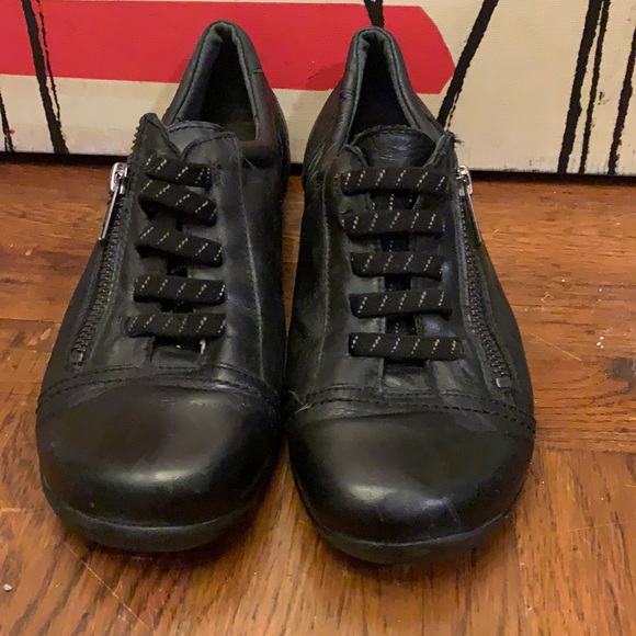 Authentic 🇪🇸 leather shoes; excellent condition - Picture 1 of 6